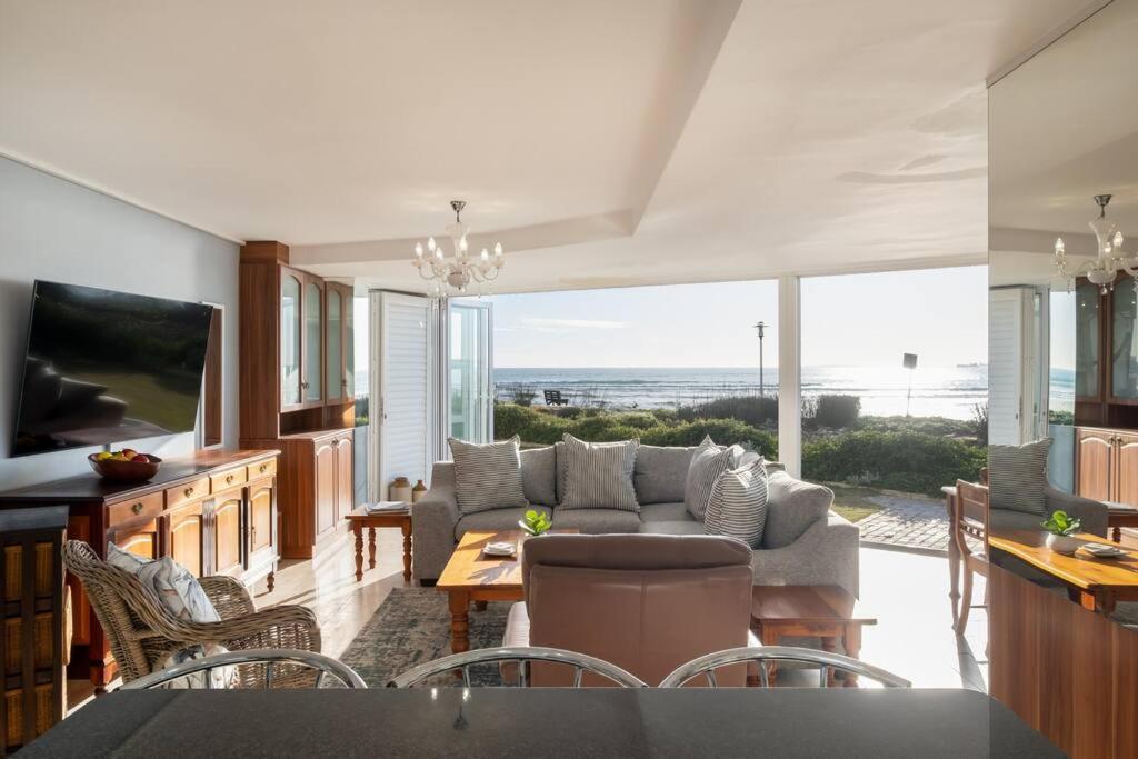 Apartment Seaside Serenity With Ocean View Cape Town