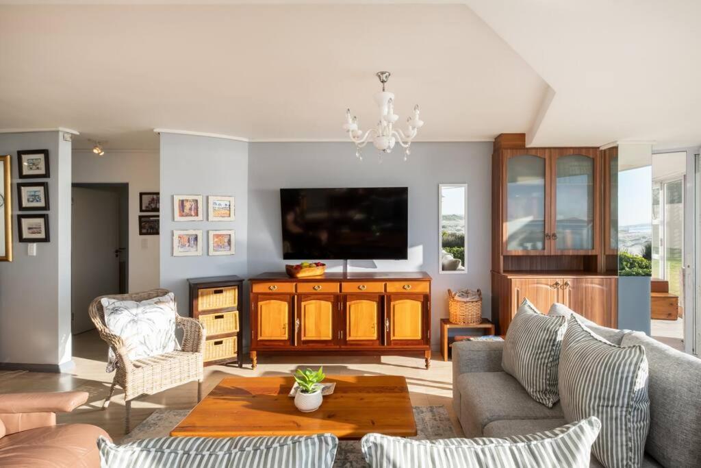 Seaside Serenity With Ocean View Cape Town