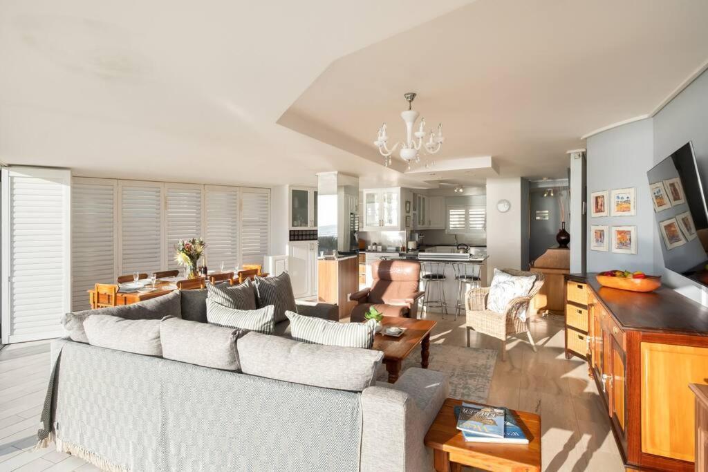 Seaside Serenity With Ocean View Cape Town