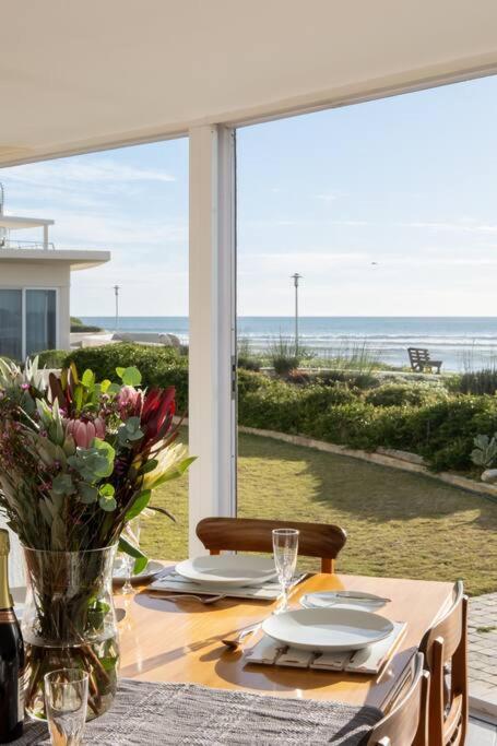 Seaside Serenity With Ocean View Apartment