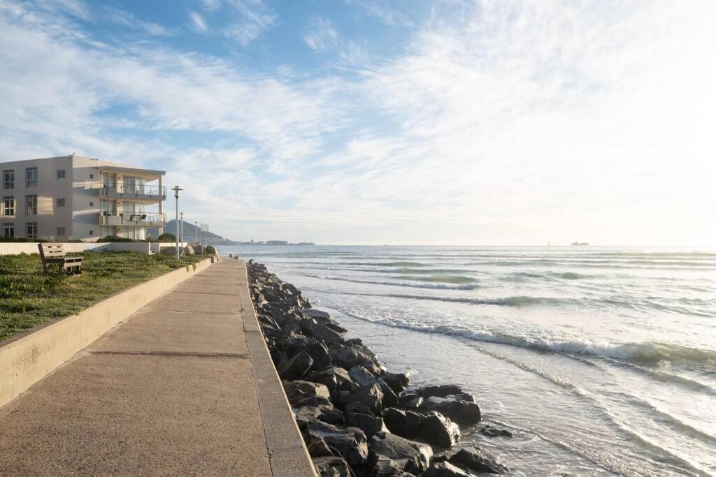 Seaside Serenity With Ocean View Apartment *
